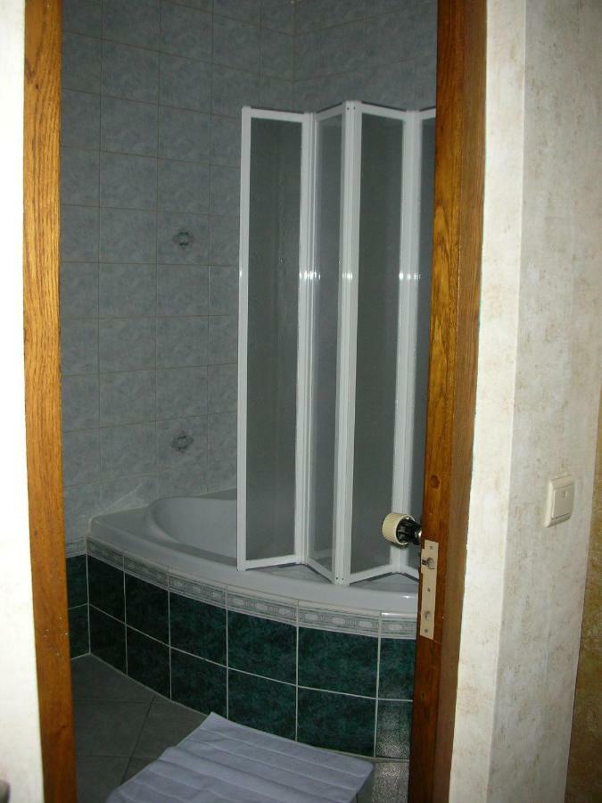 La Chrysalide Otel Mons Dış mekan fotoğraf